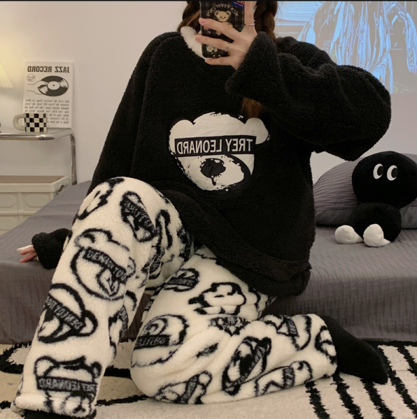 Set călduros de pijama din fleece (hanorac + pantaloni)