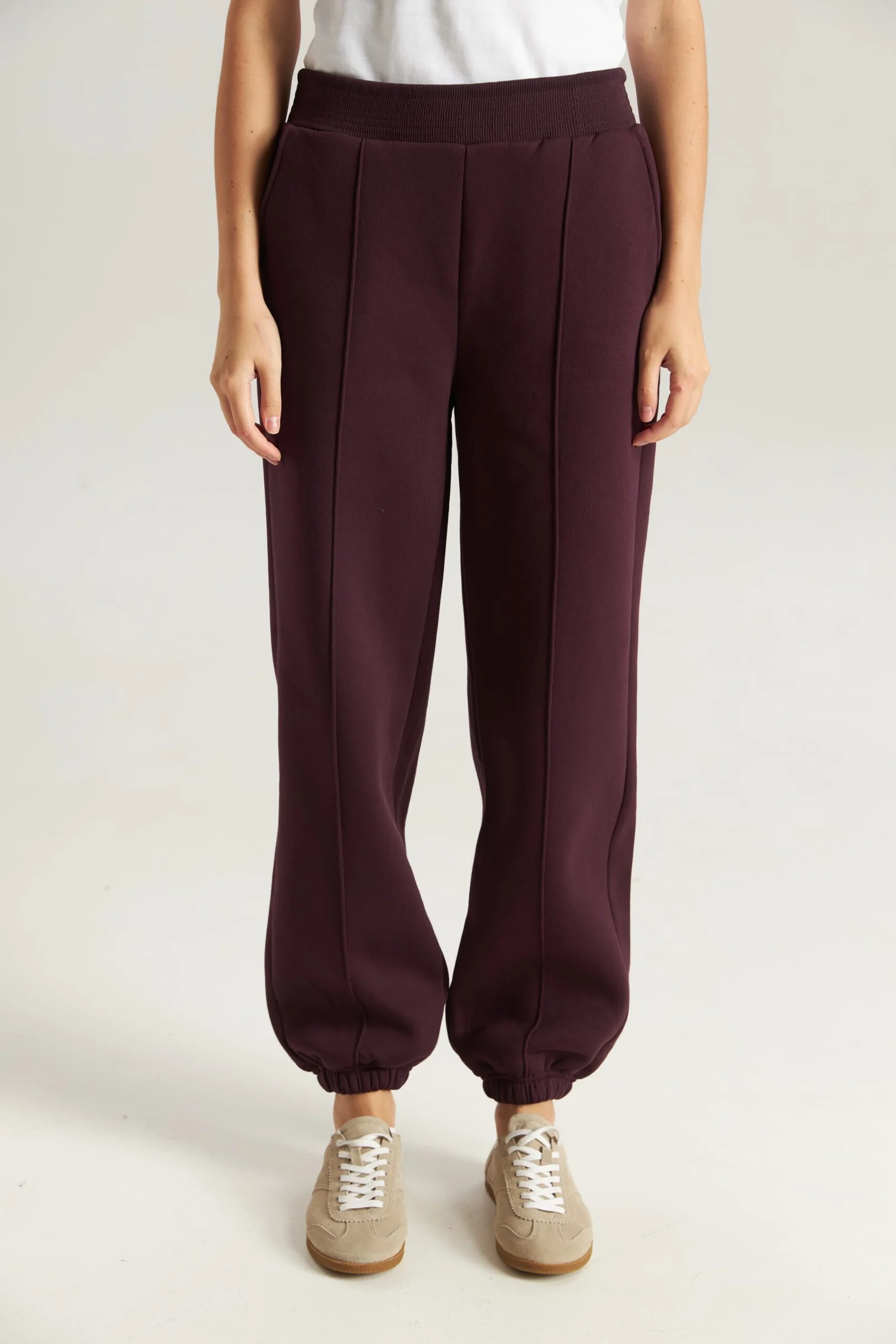 Pantaloni pentru dame cu buzunare